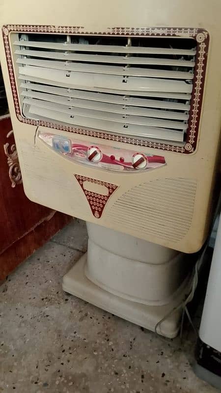 Air cooler in used condition, available. . 1