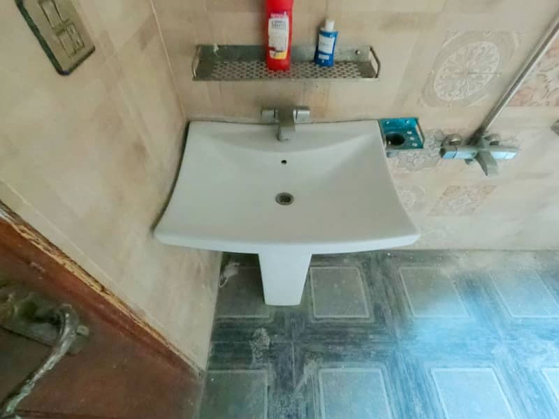 8 Marla Spacious House Available In P &Amp; D Housing Society - Block B1 For Sale 13