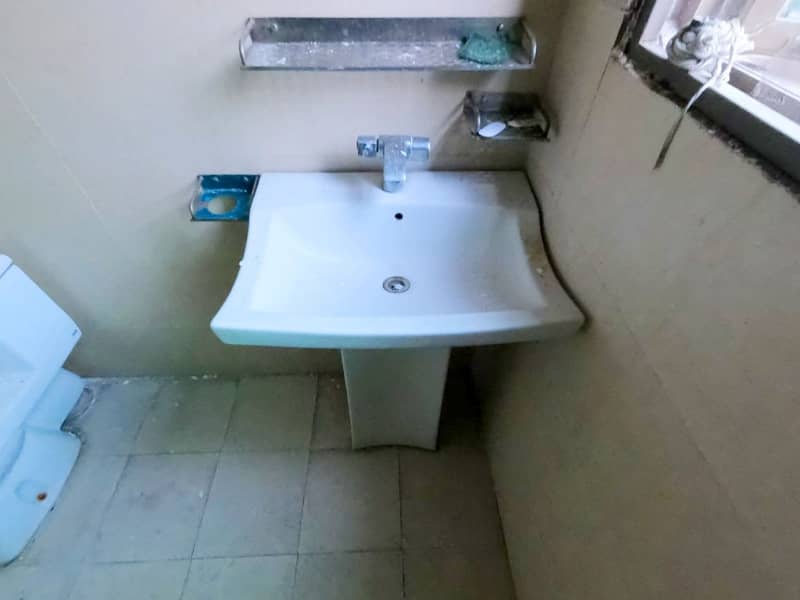 8 Marla Spacious House Available In P &Amp; D Housing Society - Block B1 For Sale 22