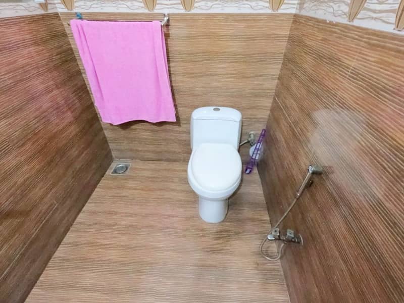 8 Marla Spacious House Available In P &Amp; D Housing Society - Block B1 For Sale 40
