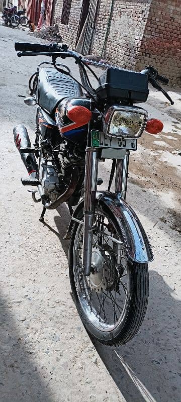 CG125 Honda 2018B - with Golden No. "85" 4