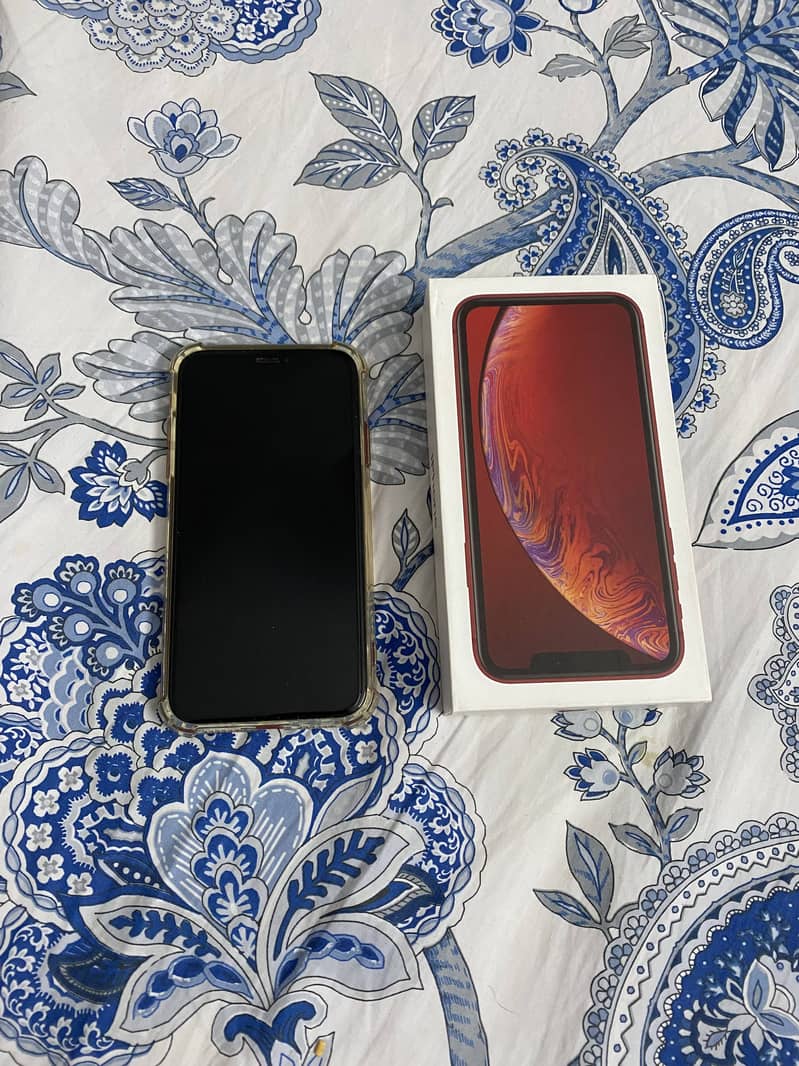 Apple iPhone XR Factory Unlock 64 GB Non-Pta 0