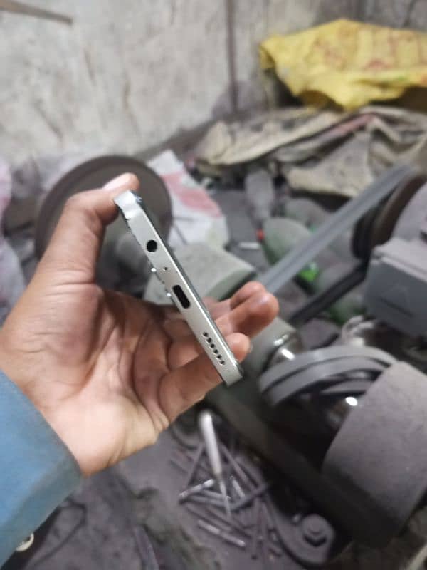 spark neo 8pro mobile 4 128 3
