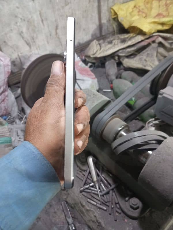 spark neo 8pro mobile 4 128 5