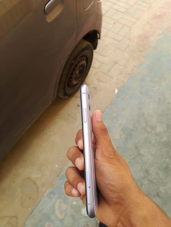 i phone 11 (factory unlock) 1