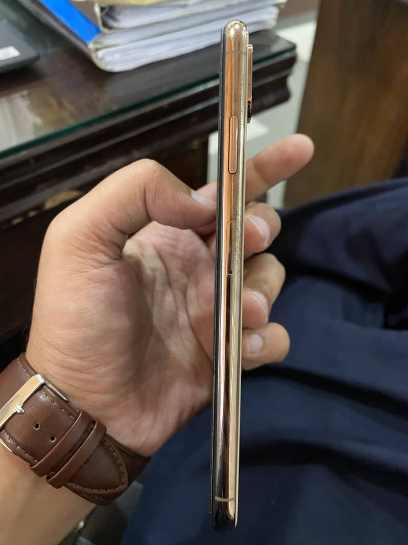 Iphone XS Max - 64 GB Dual Sim PTA Approved 3