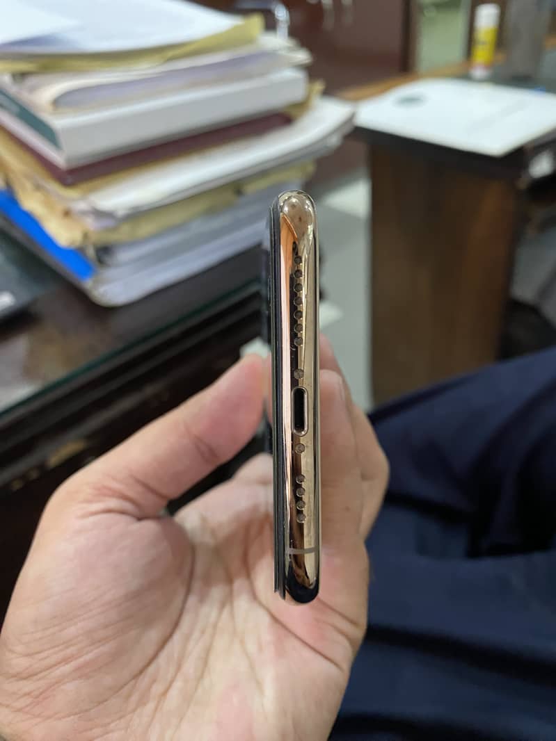 Iphone XS Max - 64 GB Dual Sim PTA Approved 4