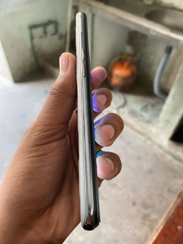 5g PTA APPROVED 8\128 with box and original charger no foult 12