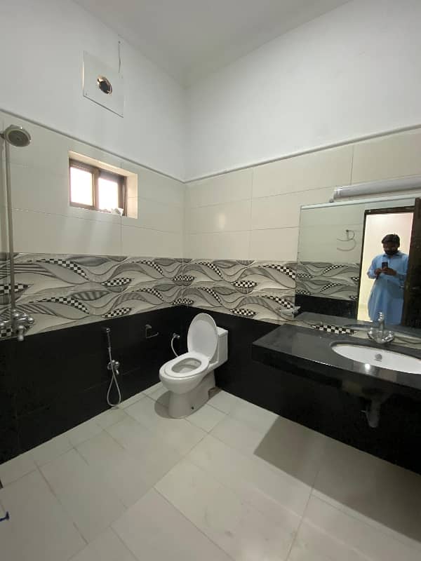 Beautiful Upper Portion Gas Bore Available 5