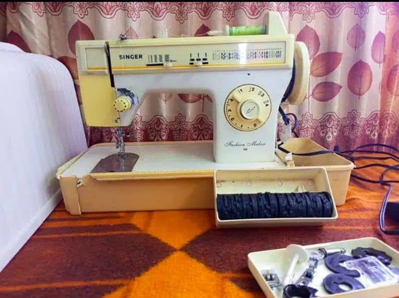 Singer machine for sale 0