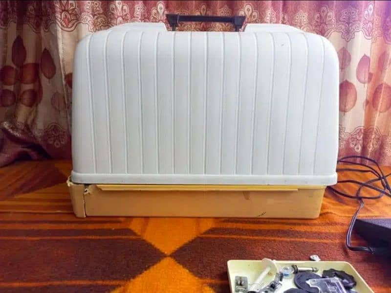 Singer machine for sale 1
