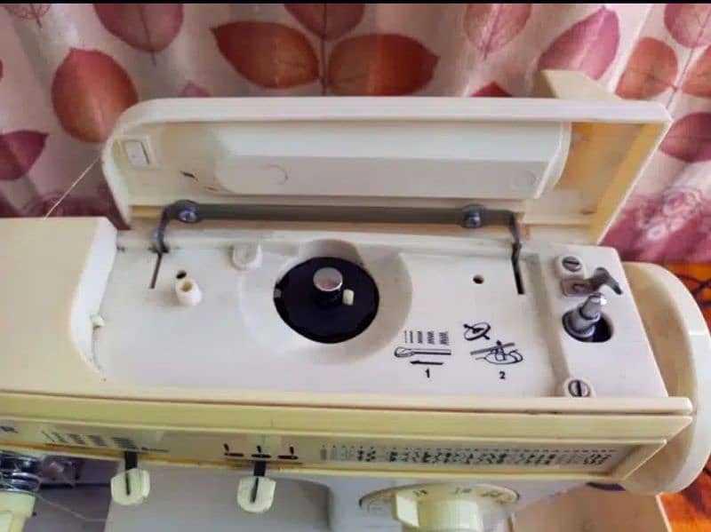 Singer machine for sale 3