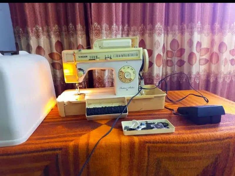 Singer machine for sale 4