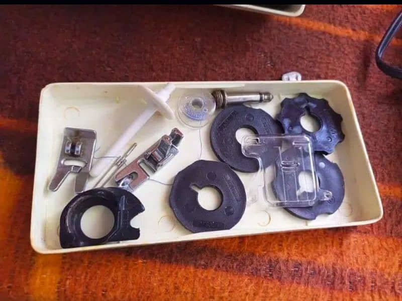 Singer machine for sale 11