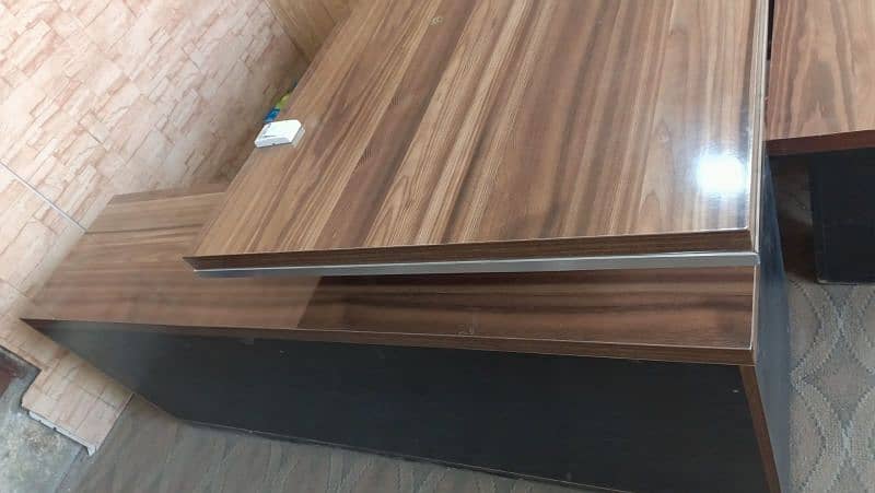 executive table High quality vip like brand new 5