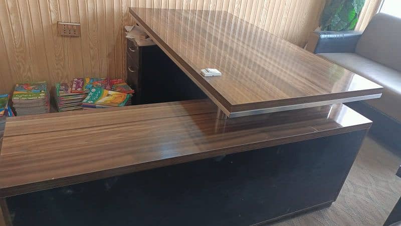 executive table High quality vip like brand new 11
