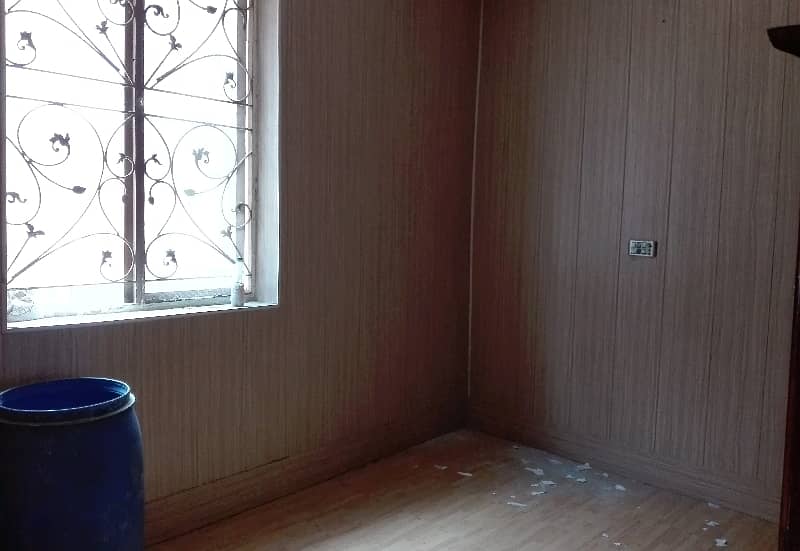In Sabzazar Scheme Of Sabzazar Scheme, A 1 Kanal House Is Available 1