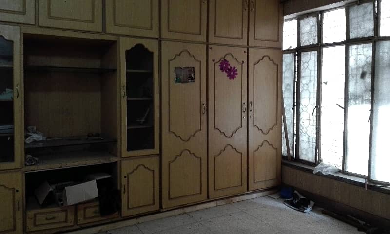 In Sabzazar Scheme Of Sabzazar Scheme, A 1 Kanal House Is Available 2