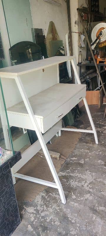 study table 0