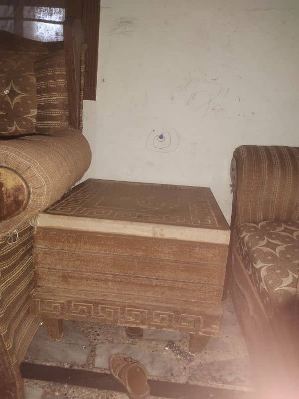 good condition 7 seter sofa set 40000knonly 4