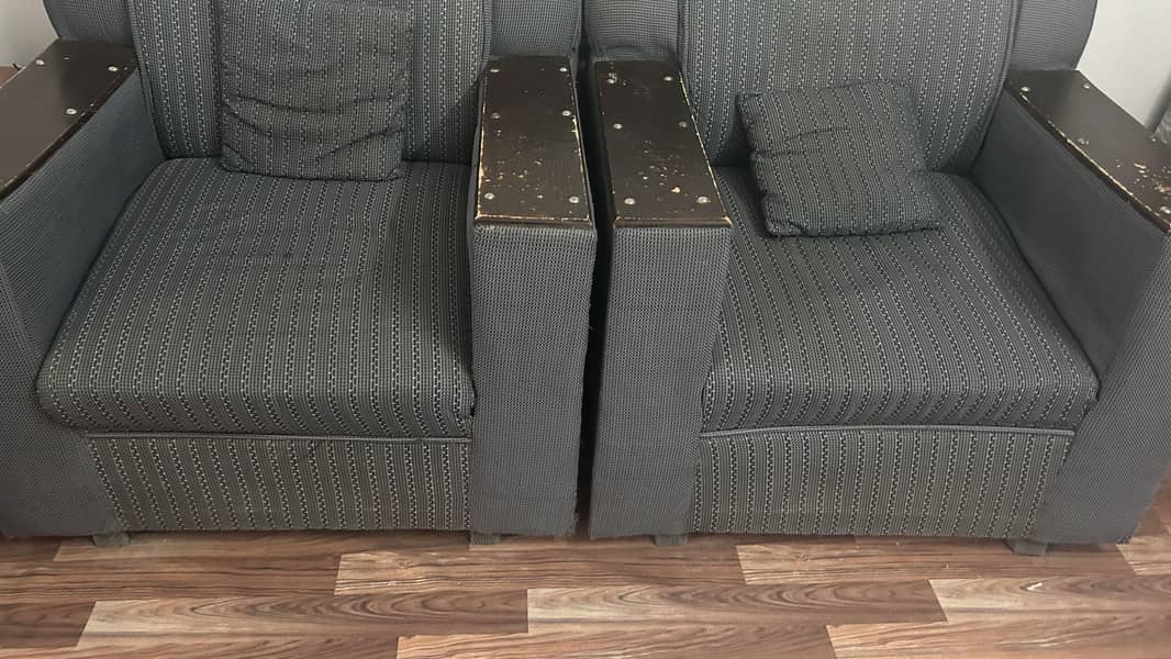 5 set sofa set in used condition. 0