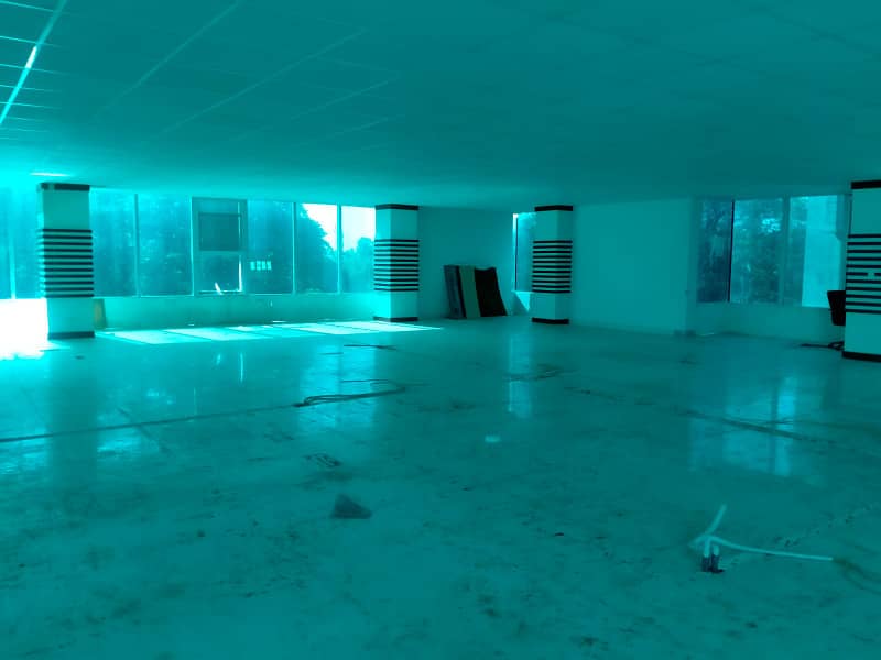 G-9 SPACE 4800 SQ. FEET FOR OFFICES & BANKS IDEAL LOCATION REASONABLE RENT 1