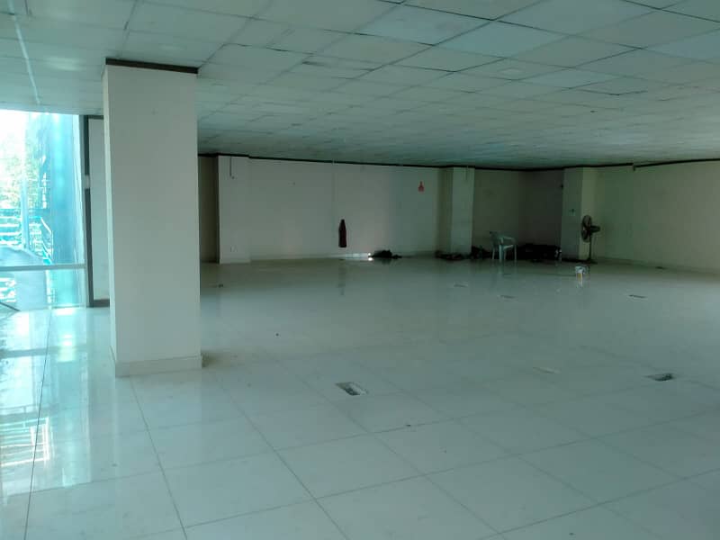 G-9 SPACE 4800 SQ. FEET FOR OFFICES & BANKS IDEAL LOCATION REASONABLE RENT 3