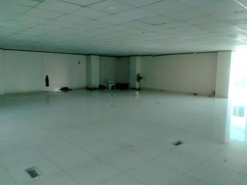 G-9 SPACE 4800 SQ. FEET FOR OFFICES & BANKS IDEAL LOCATION REASONABLE RENT 14