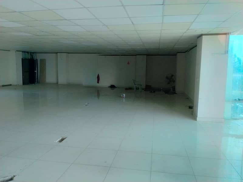 G-9 SPACE 4800 SQ. FEET FOR OFFICES & BANKS IDEAL LOCATION REASONABLE RENT 15