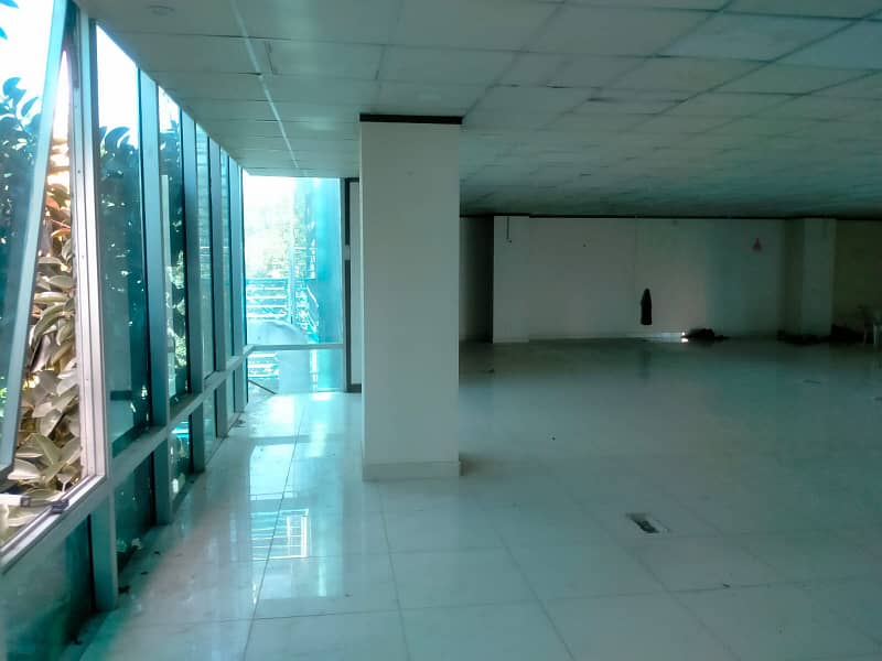 G-9 SPACE 4800 SQ. FEET FOR OFFICES & BANKS IDEAL LOCATION REASONABLE RENT 16