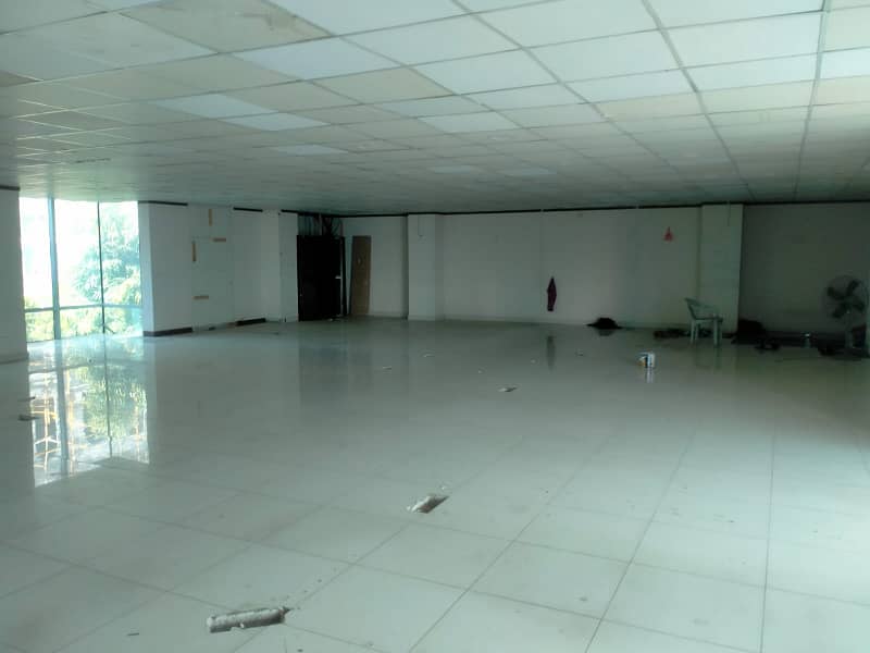 G-9 SPACE 4800 SQ. FEET FOR OFFICES & BANKS IDEAL LOCATION REASONABLE RENT 18