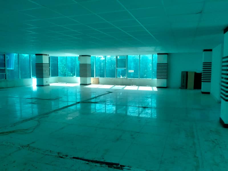 G-9 SPACE 4800 SQ. FEET FOR OFFICES & BANKS IDEAL LOCATION REASONABLE RENT 21