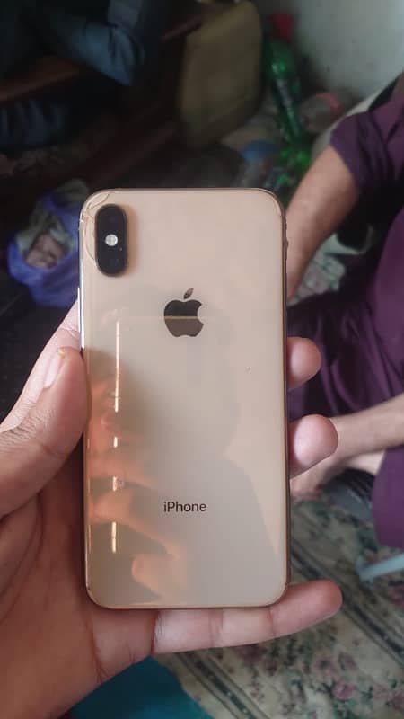 iPhone XS gold colour 10/9.8 0