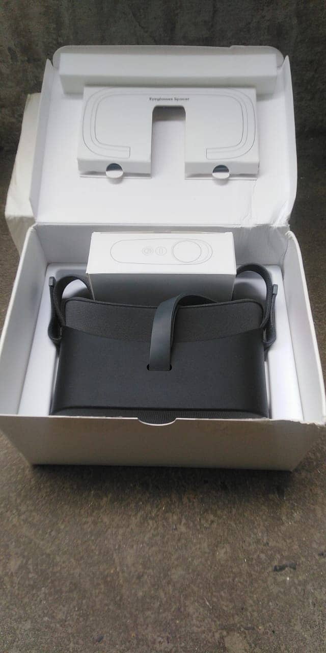 Pico G2 - 64 GB - VR Gaming - Original European Model 2