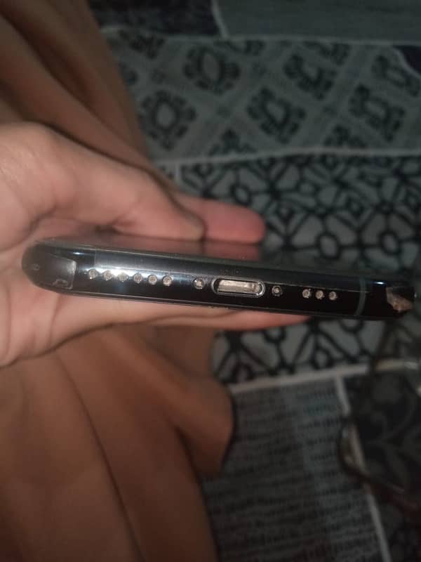 iPhone 11 Pro 1