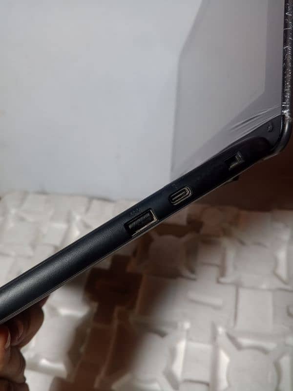 Chromebook Latest Model type C port 4Gb 32Gb built in memory 5