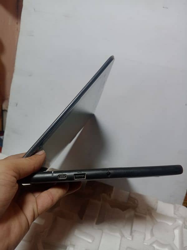 Chromebook Latest Model type C port 4Gb 32Gb built in memory 7