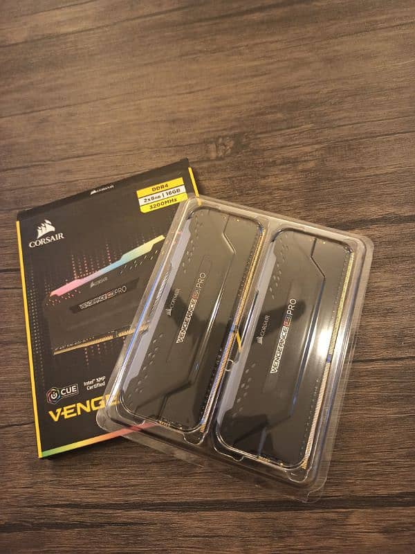 Corsair Vengeance RGB PRO 16GB 2x8 DDR4 3200Mhz CL16 2