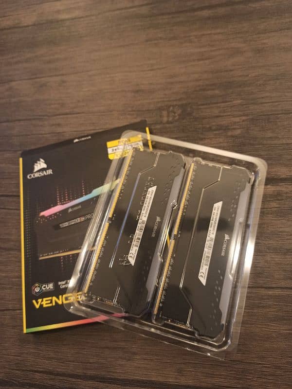 Corsair Vengeance RGB PRO 16GB 2x8 DDR4 3200Mhz CL16 3