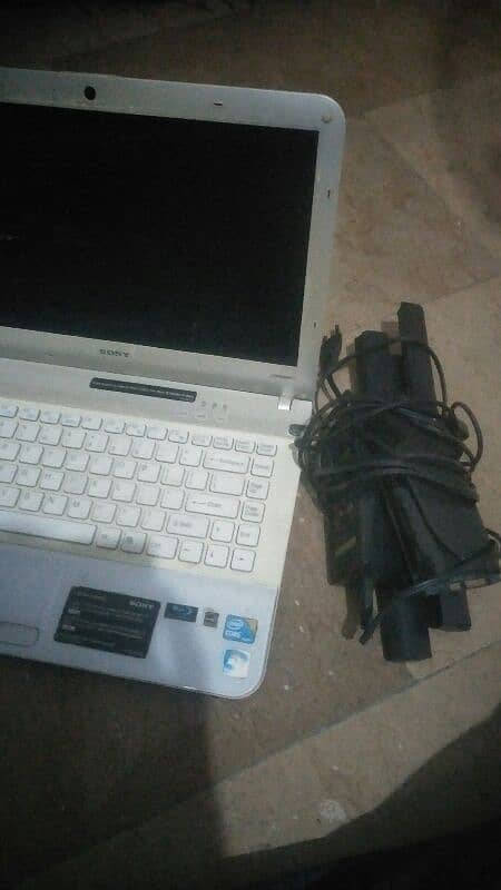 Sony I3 1