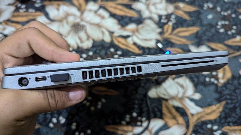 dell core i7 / 10th generation 1