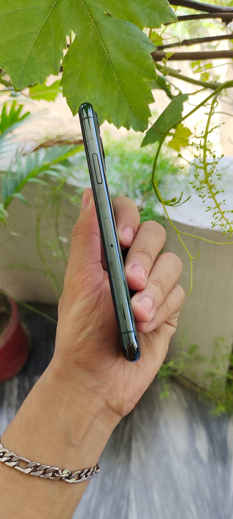 Apple iPhone 11 Pro 2