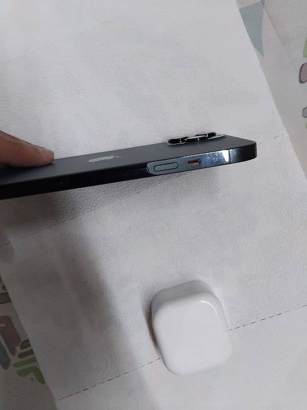 Iphone 12 PRO MAX 128GB. BH95% Factory unlocked 4
