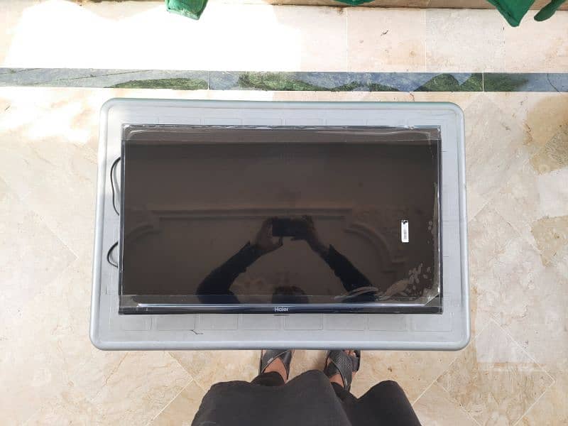 Haier LED 32" Model: H32D2M Smart TV 1