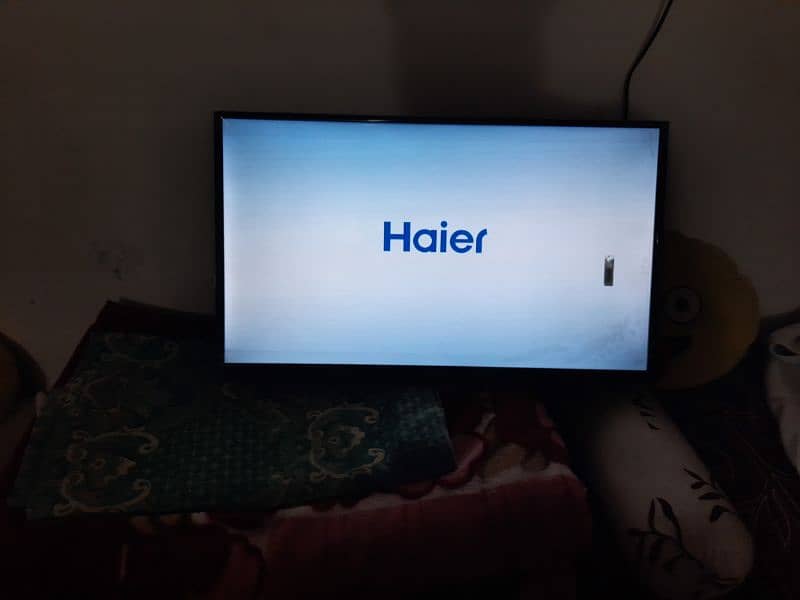 Haier LED 32" Model: H32D2M Smart TV 5