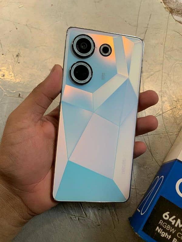 Tecno camon 20 8+8gb 256gb with box 2