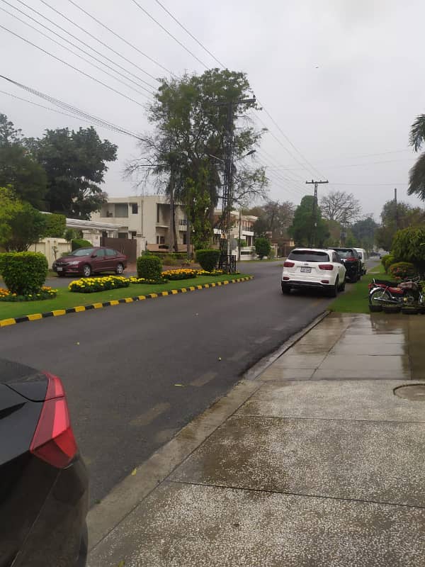 32 Marla House In A Gated Compound In Main Cantt 2