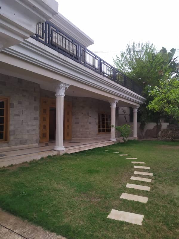 32 Marla House In A Gated Compound In Main Cantt 3