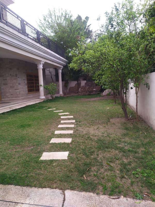 32 Marla House In A Gated Compound In Main Cantt 4