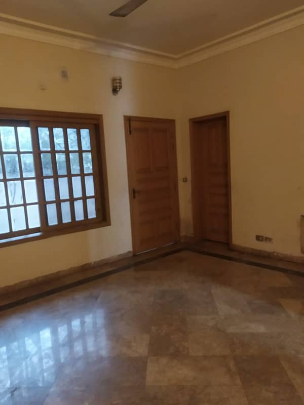 32 Marla House In A Gated Compound In Main Cantt 16